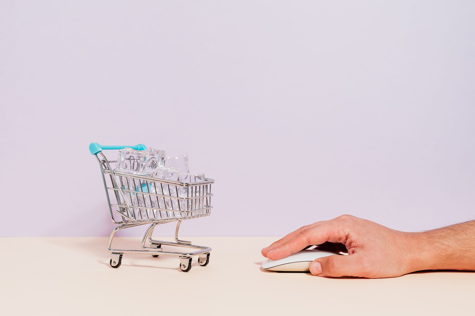 Crawley'deki Yardımseverlik Rüzgarı: Online Alışverişin Yeni Trendleri ve Toplumsal Etkisi