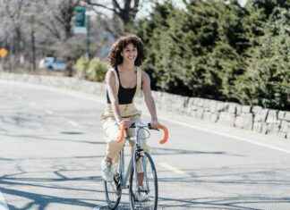 Elektrikli Bisikletlerin Dört Mevsim Kullanımı: İpuçları ve Öneriler elektrikli bisiklet, en iyi elektrikli bisikletler, elektrikli bisiklet fiyatları, katlanır elektrikli bisiklet, elektrikli dağ bisikleti, elektrikli bisiklet modelleri, elektrikli bisiklet tavsiyeleri, elektrikli bisiklet menzili, elektrikli bisiklet motor gücü, elektrikli bisiklet şarj süresi