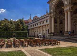 Elektrikli Bisiklet Kullanan Ünlüler ve Onların Tavsiyeleri Elektrikli Bisiklet Kullanan Ünlüler ve Onların Tavsiyeleri