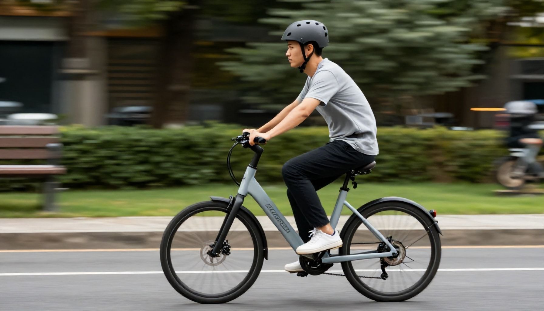 Elektrikli Bisiklet Kullanımlarında Kask Giymeyi Unutmayın*