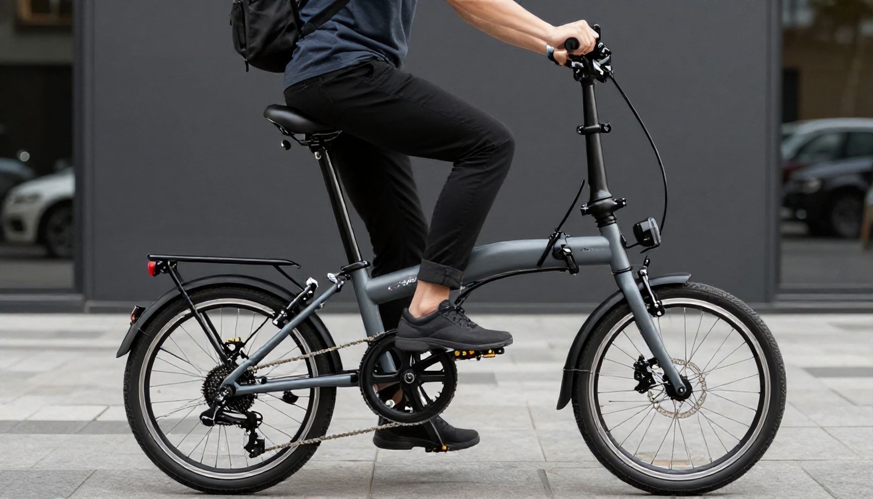 Elektrikli Katlanabilir Bisiklet: Şehirde Hızlı ve Kolay Seyahat*