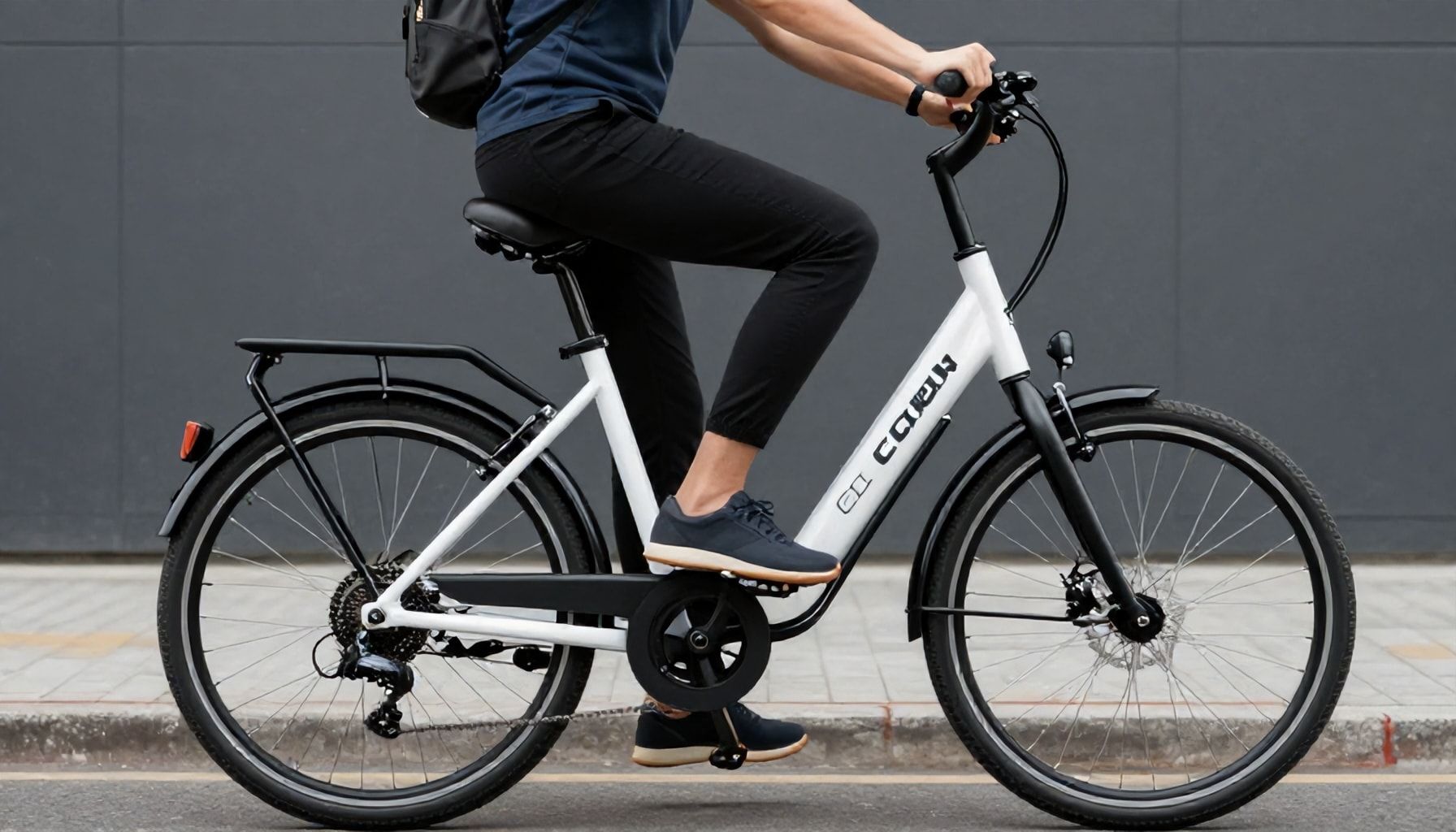 Gerçekleri Açıkla: Elektrikli Bisikletler için Ehliyet İhtiyacı ve Yasal Kısıtlamalar*